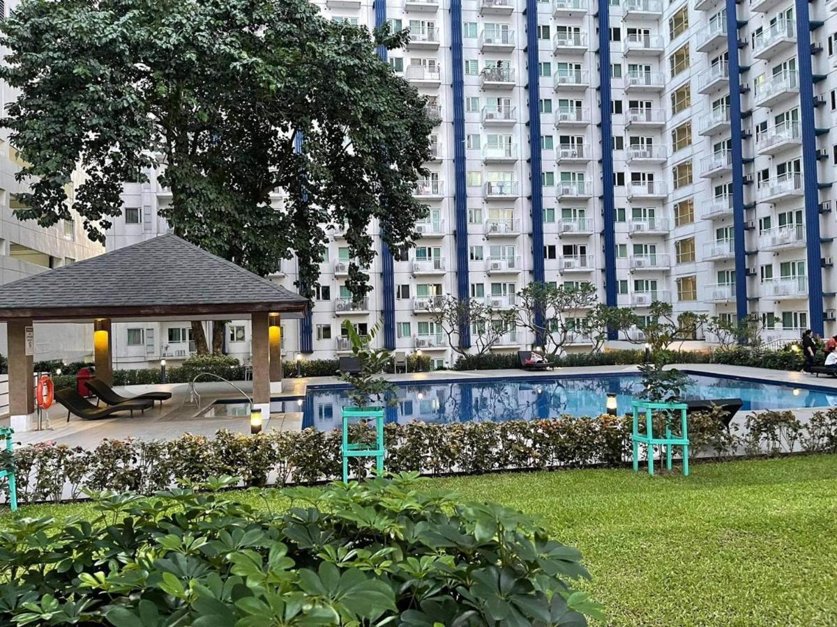 Relaxing City View Aparthotel Manila Esterno foto