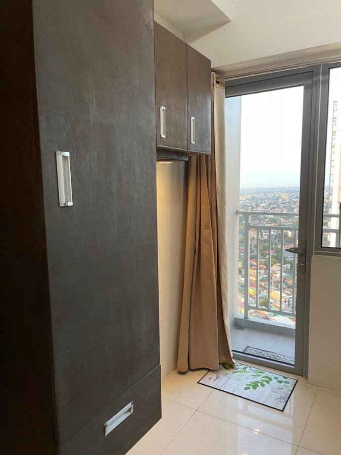 Relaxing City View Aparthotel Manila Esterno foto