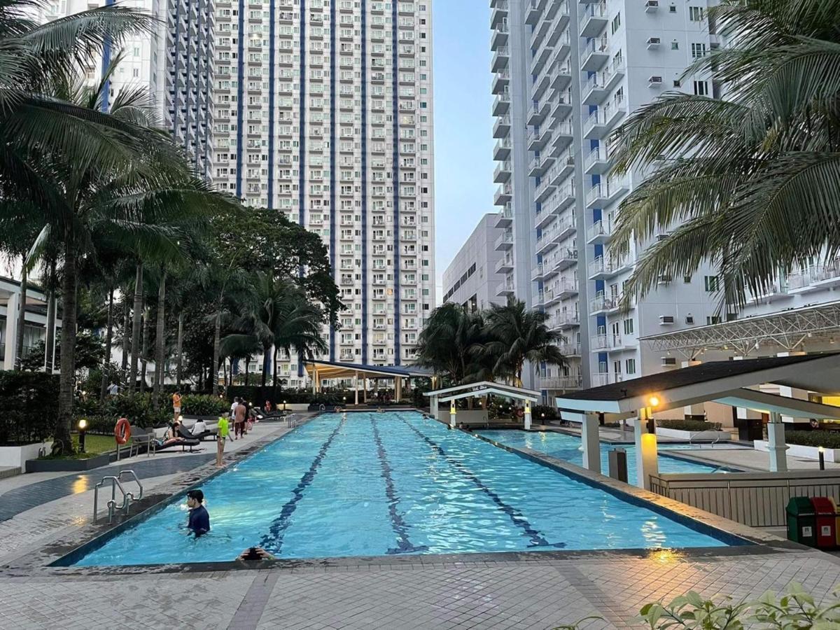 Relaxing City View Aparthotel Manila Esterno foto